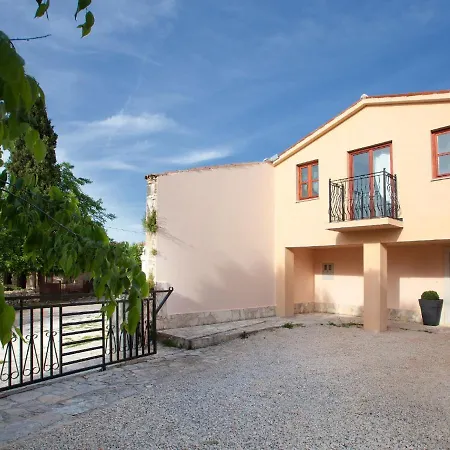 Vila Beautiful For 10 Persons In A Quiet Area With Private Pool, Beach At 10 Km *