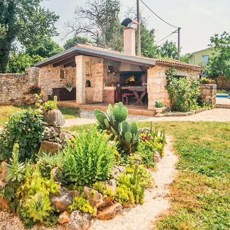 Beautiful For 10 Persons In A Quiet Area With Private Pool, Beach At 10 Km Villa