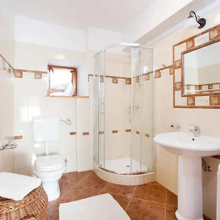 Vila Beautiful For 10 Persons In A Quiet Area With Private Pool, Beach At 10 Km *