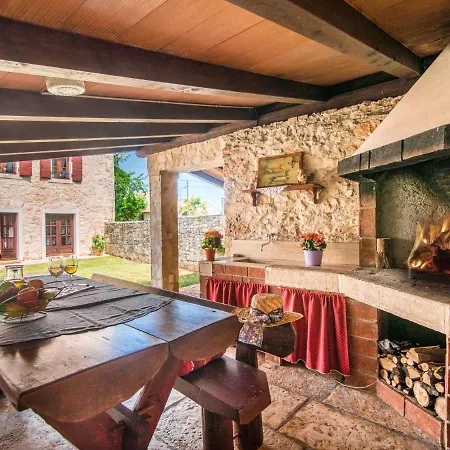 Beautiful For 10 Persons In A Quiet Area With Private Pool, Beach At 10 Km